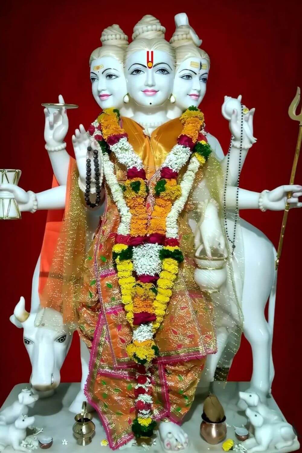 Significance of Lord Dattatreya - The Stone Studio